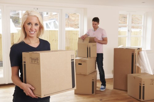 Choosing the right man with van in Battersea for smooth moving